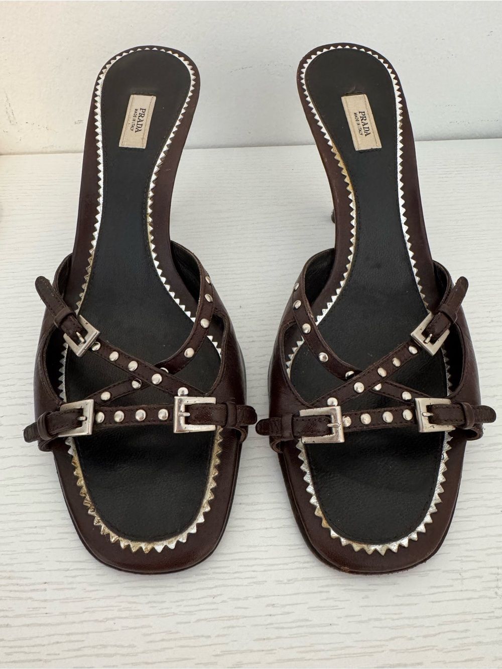 Prada EU 39 Brown Leather Buckle Studded Low Kitten Heel Open Toe Sandals Shoes - Picture 2 of 6